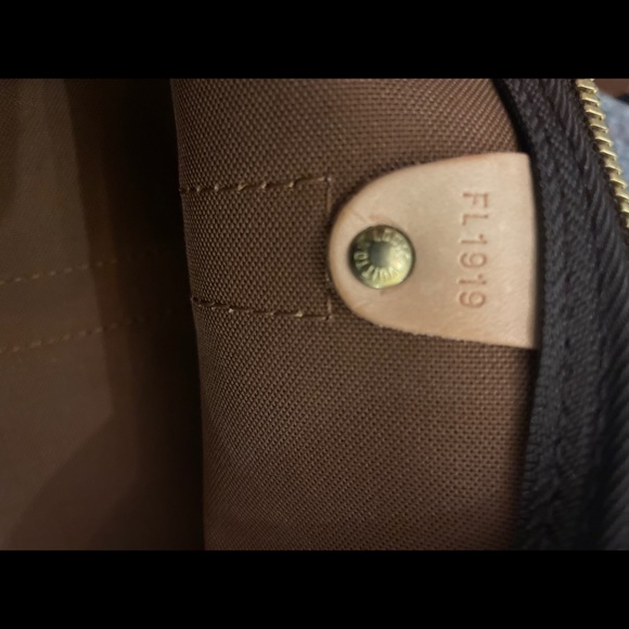 Auth LIKE NEW Keepall 50 bandouliere travel - Picture 10 of 10